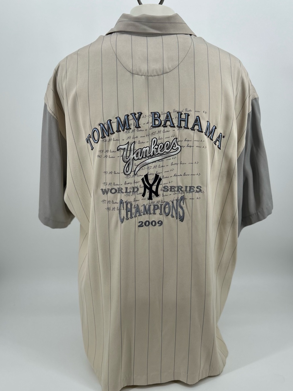 NWOT Tommy Bahama Limited Yankees World Series Champions 2009 Silk shirt tan XXL